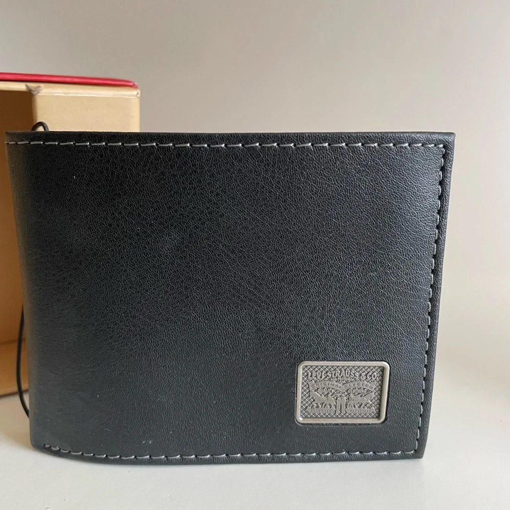Levi's mens wallet new‎ in box 31LP220113